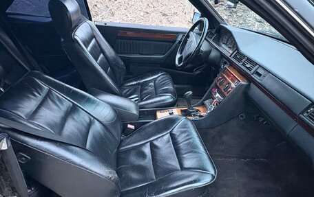 Mercedes-Benz W124, 1993 год, 330 000 рублей, 6 фотография