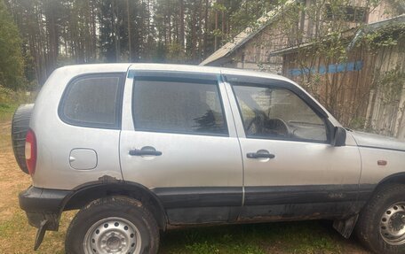 Chevrolet Niva I рестайлинг, 2004 год, 235 000 рублей, 1 фотография