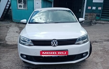 Volkswagen Jetta VI, 2012 год, 1 000 000 рублей, 5 фотография