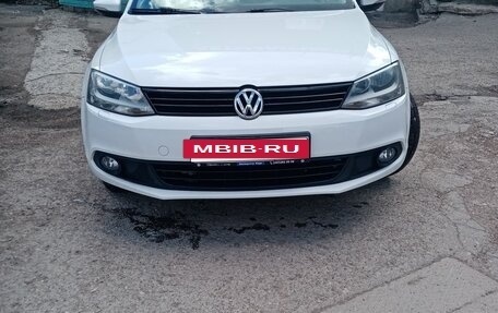 Volkswagen Jetta VI, 2012 год, 1 000 000 рублей, 4 фотография