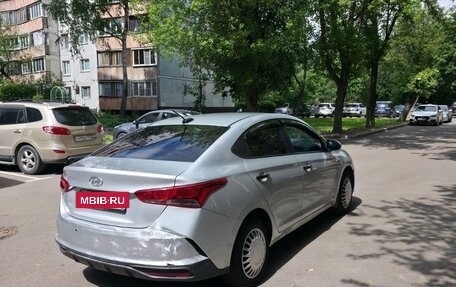 Hyundai Solaris II рестайлинг, 2021 год, 915 000 рублей, 3 фотография