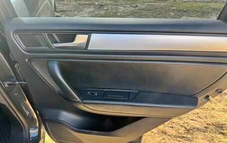 Volkswagen Touareg III, 2013 год, 1 790 000 рублей, 11 фотография