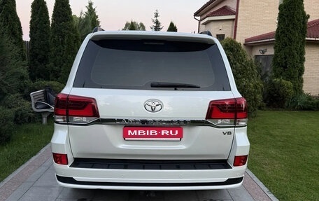 Toyota Land Cruiser 200, 2018 год, 7 400 000 рублей, 6 фотография