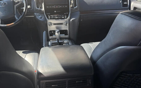 Toyota Land Cruiser 200, 2018 год, 7 400 000 рублей, 11 фотография