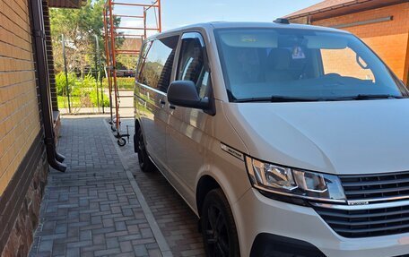Volkswagen Multivan T6 рестайлинг, 2021 год, 6 000 000 рублей, 5 фотография