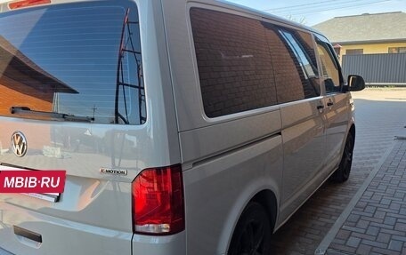 Volkswagen Multivan T6 рестайлинг, 2021 год, 6 000 000 рублей, 4 фотография