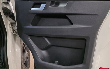 Volkswagen Multivan T6 рестайлинг, 2021 год, 6 000 000 рублей, 8 фотография