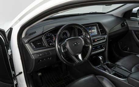 Hyundai Sonata VII, 2019 год, 2 065 000 рублей, 10 фотография
