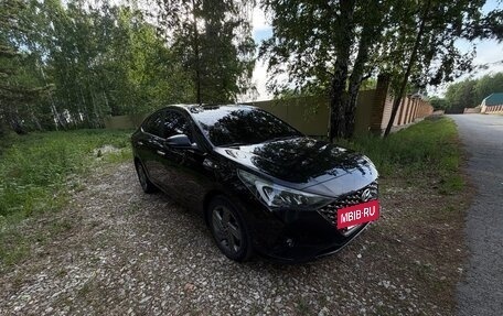 Hyundai Solaris II рестайлинг, 2021 год, 1 790 000 рублей, 5 фотография