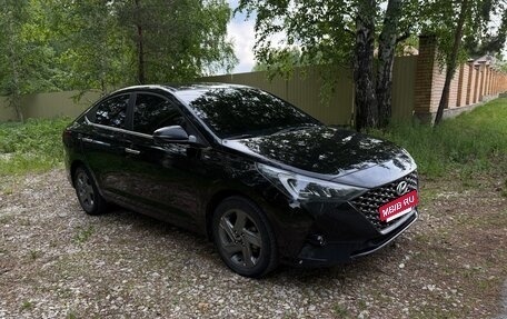 Hyundai Solaris II рестайлинг, 2021 год, 1 790 000 рублей, 7 фотография