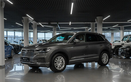 Volkswagen Touareg III, 2019 год, 5 890 000 рублей, 1 фотография