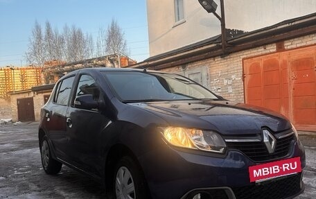 Renault Sandero II рестайлинг, 2014 год, 590 000 рублей, 2 фотография