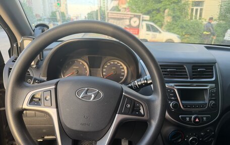 Hyundai Solaris II рестайлинг, 2016 год, 1 100 000 рублей, 5 фотография