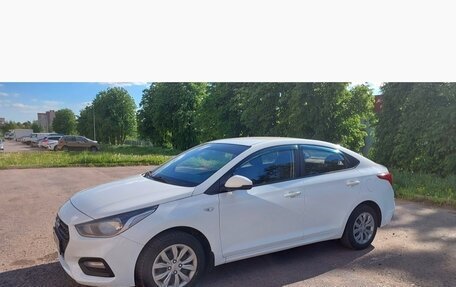 Hyundai Solaris II рестайлинг, 2019 год, 920 000 рублей, 3 фотография