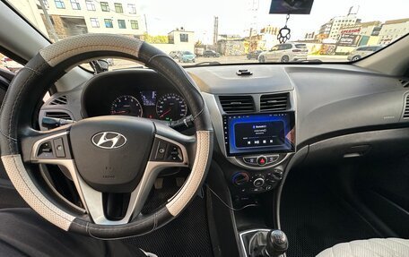 Hyundai Solaris II рестайлинг, 2012 год, 800 000 рублей, 6 фотография