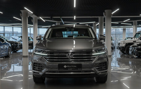 Volkswagen Touareg III, 2019 год, 5 890 000 рублей, 3 фотография
