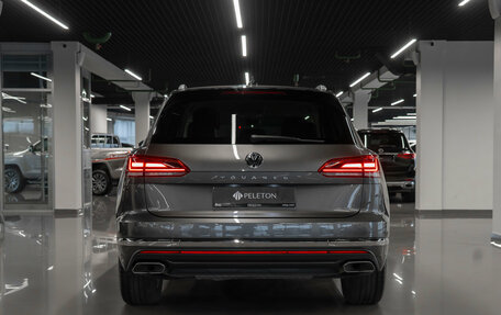 Volkswagen Touareg III, 2019 год, 5 890 000 рублей, 6 фотография