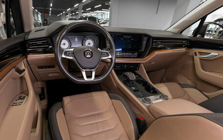 Volkswagen Touareg III, 2019 год, 5 890 000 рублей, 7 фотография