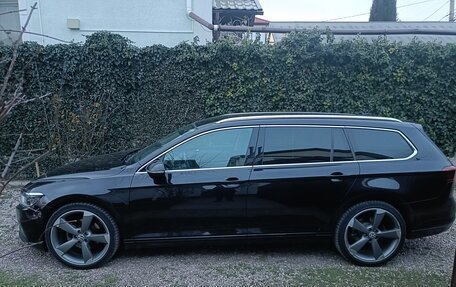 Volkswagen Passat B8 рестайлинг, 2020 год, 2 850 000 рублей, 2 фотография