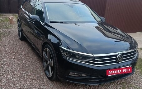 Volkswagen Passat B8 рестайлинг, 2020 год, 2 850 000 рублей, 5 фотография