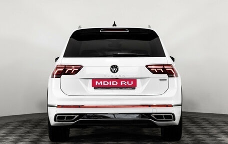 Volkswagen Tiguan II, 2021 год, 3 199 000 рублей, 9 фотография