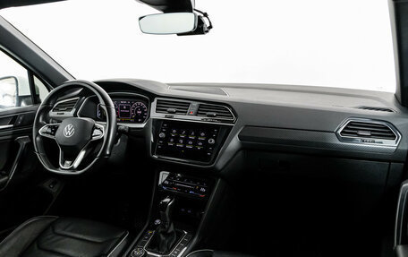 Volkswagen Tiguan II, 2021 год, 3 199 000 рублей, 12 фотография