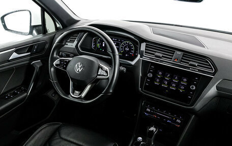 Volkswagen Tiguan II, 2021 год, 3 199 000 рублей, 18 фотография