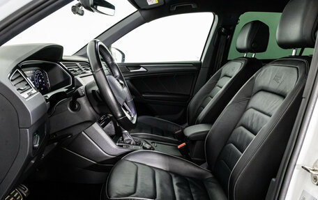 Volkswagen Tiguan II, 2021 год, 3 199 000 рублей, 22 фотография