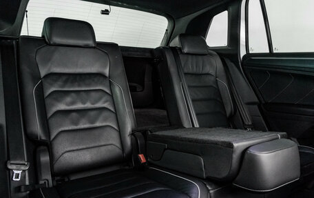 Volkswagen Tiguan II, 2021 год, 3 199 000 рублей, 27 фотография