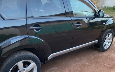 Mitsubishi Outlander III рестайлинг 3, 2007 год, 1 050 000 рублей, 3 фотография