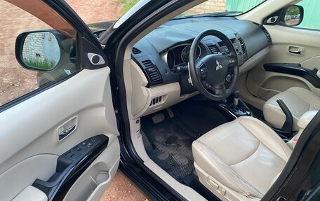 Mitsubishi Outlander III рестайлинг 3, 2007 год, 1 050 000 рублей, 17 фотография