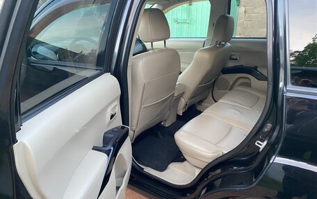 Mitsubishi Outlander III рестайлинг 3, 2007 год, 1 050 000 рублей, 18 фотография