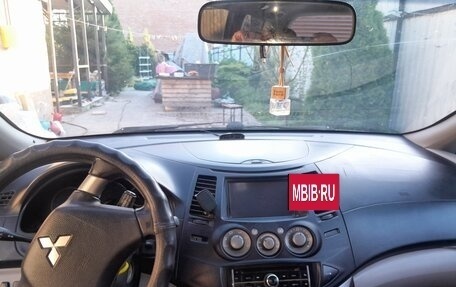 Mitsubishi Grandis, 2006 год, 800 000 рублей, 6 фотография