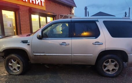 Cadillac Escalade III, 2007 год, 800 000 рублей, 9 фотография