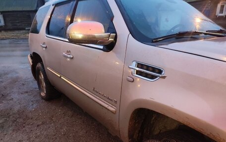 Cadillac Escalade III, 2007 год, 800 000 рублей, 11 фотография