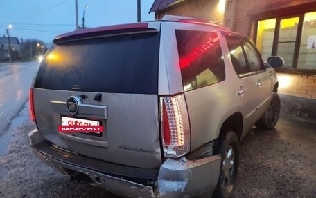 Cadillac Escalade III, 2007 год, 800 000 рублей, 12 фотография