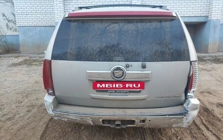 Cadillac Escalade III, 2007 год, 800 000 рублей, 14 фотография