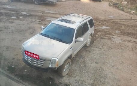 Cadillac Escalade III, 2007 год, 800 000 рублей, 19 фотография