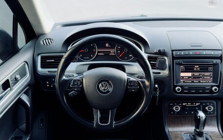 Volkswagen Touareg III, 2015 год, 1 950 000 рублей, 11 фотография