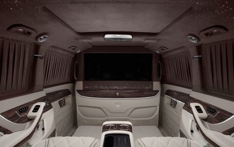 Mercedes-Benz V-Класс, 2025 год, 35 700 000 рублей, 2 фотография