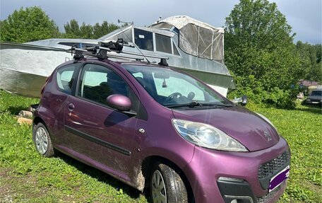 Peugeot 107 I рестайлинг, 2013 год, 380 000 рублей, 2 фотография