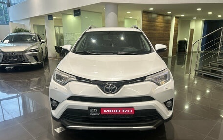 Toyota RAV4, 2018 год, 2 396 000 рублей, 2 фотография