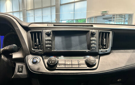 Toyota RAV4, 2018 год, 2 396 000 рублей, 18 фотография