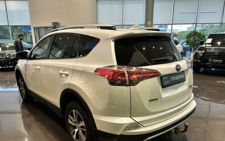 Toyota RAV4, 2018 год, 2 396 000 рублей, 8 фотография