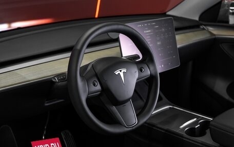 Tesla Model Y I, 2023 год, 6 700 000 рублей, 13 фотография