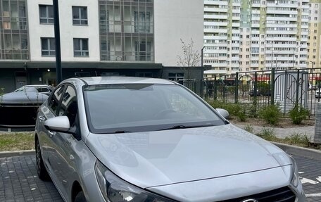 Hyundai Solaris II рестайлинг, 2017 год, 1 190 000 рублей, 2 фотография