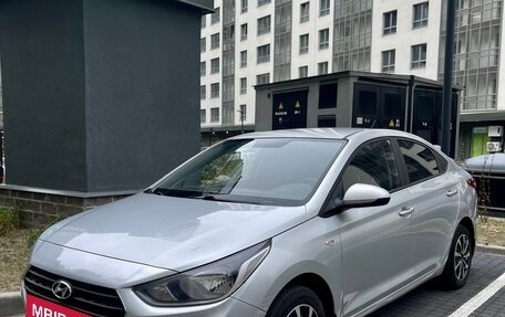 Hyundai Solaris II рестайлинг, 2017 год, 1 190 000 рублей, 4 фотография