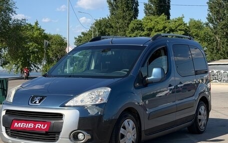 Peugeot Partner II рестайлинг 2, 2011 год, 590 000 рублей, 1 фотография