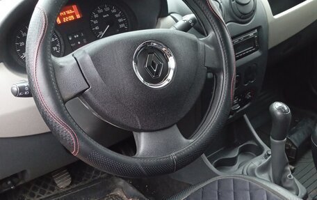 Renault Sandero I, 2013 год, 399 000 рублей, 3 фотография