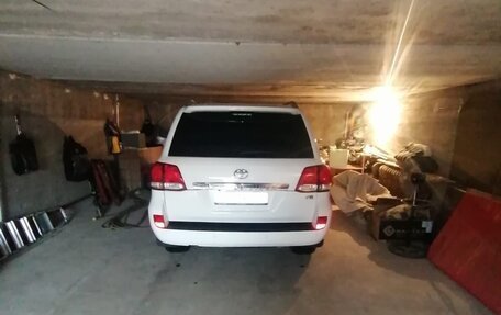 Toyota Land Cruiser 200, 2011 год, 3 700 000 рублей, 10 фотография